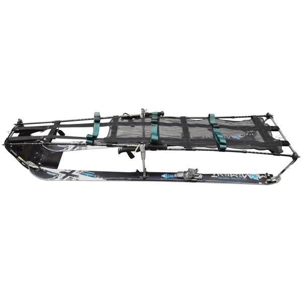 KONG Schneerettungs-Kit als Rettungstrage/Schlitten – Seitenansicht des kompletten Aufbaus