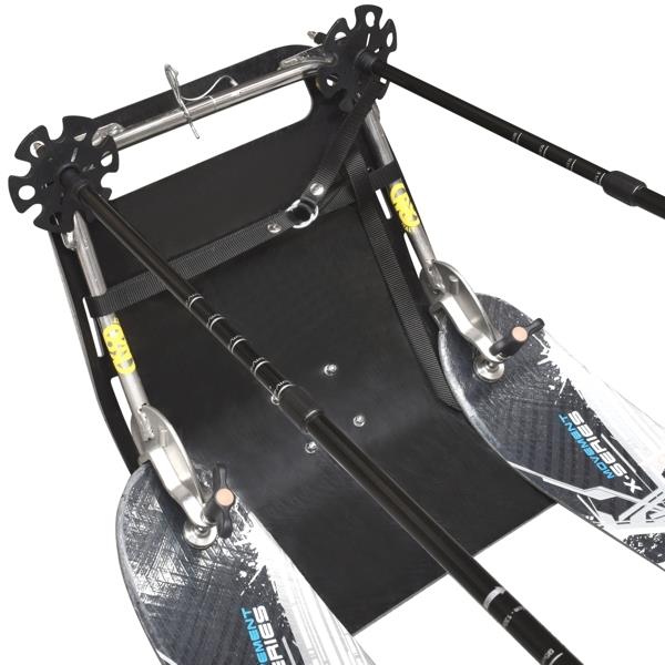 KONG Schneerettungs-Kit – Frontbefestigung und Aufbau der Rettungstrage mit Ski und Skistöcken